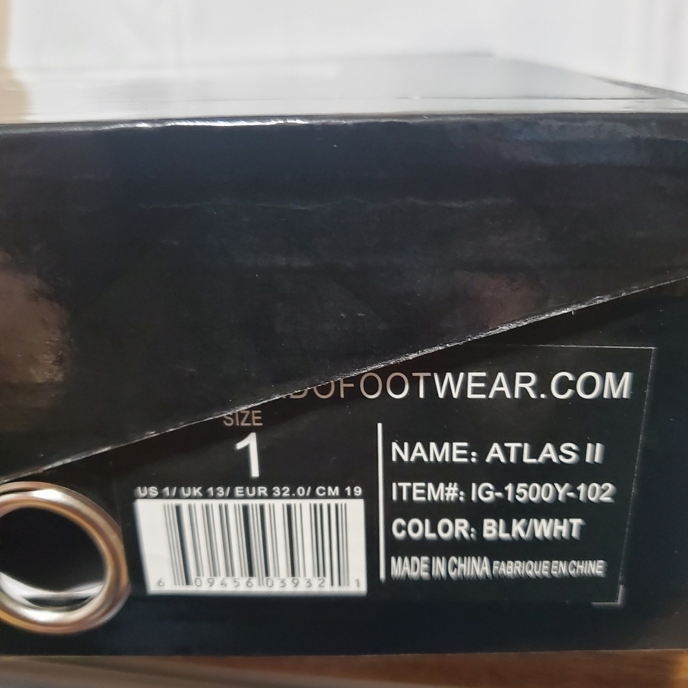 Atlas II Black and White Sneakers - Picture 9 of 12
